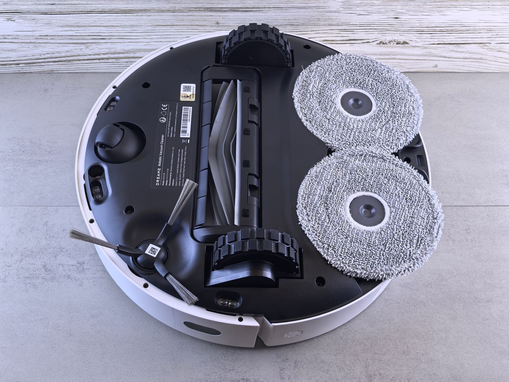 cleaning robot vacuum wheels
