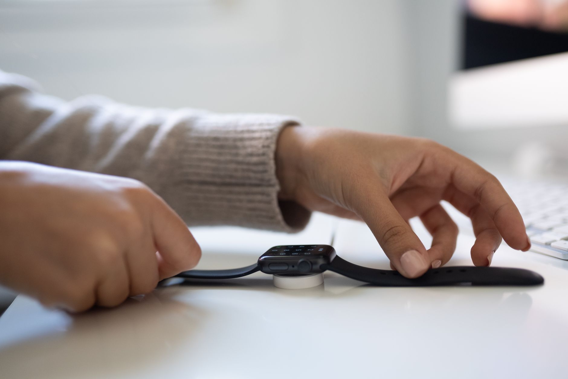 smartwatch charging dock desk
