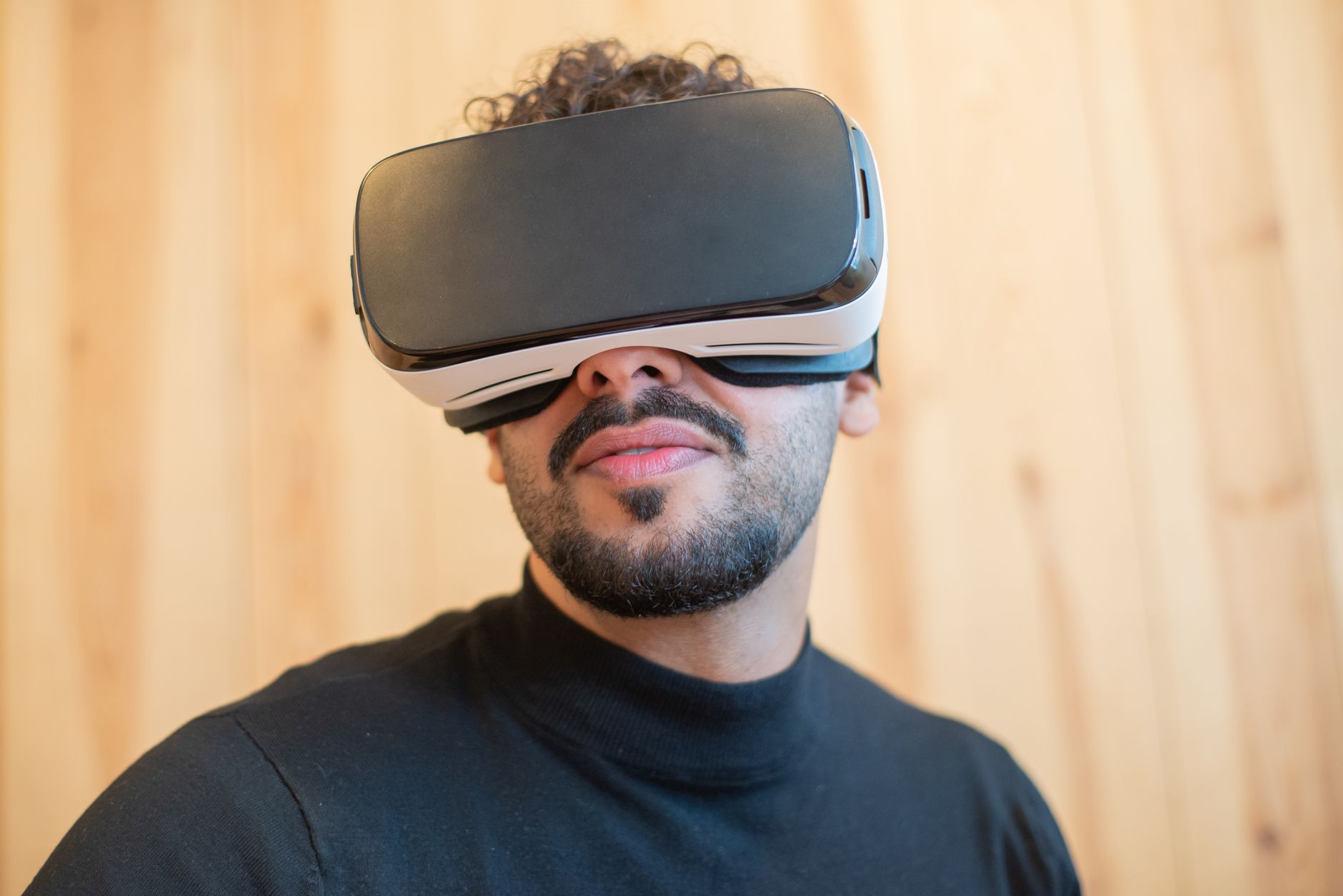 virtual reality headset close up lenses