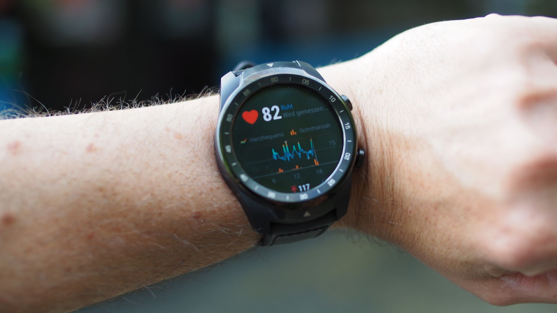 smartwatch display workout metrics
